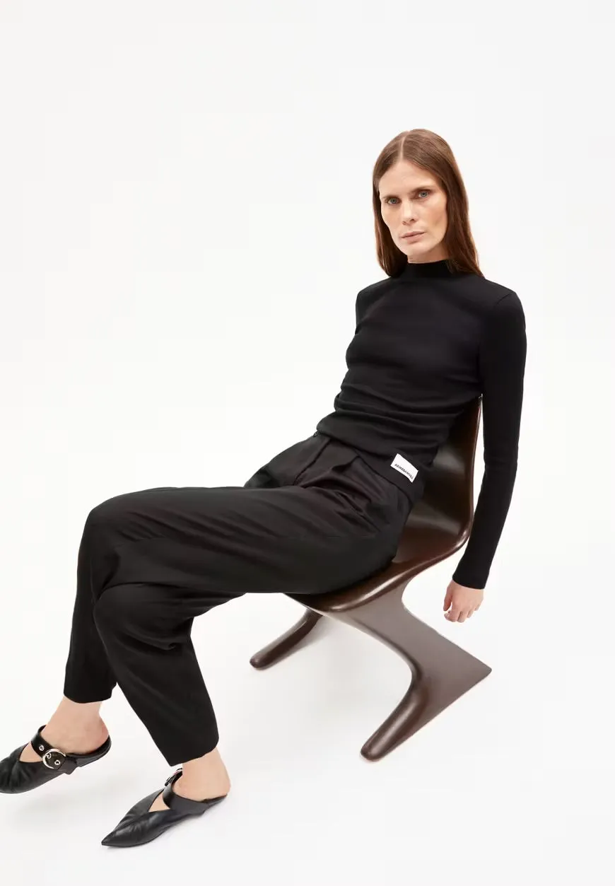 Fatimaara Top in Black